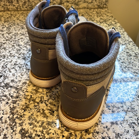 Cole Haans light gray waterproof boots - Picture 3 of 14